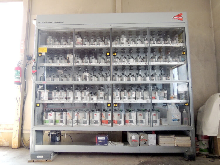 塗装風景・塗装ブース・塗料3