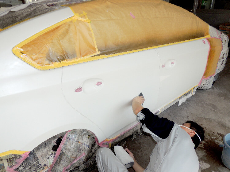 塗装風景・塗装ブース・塗料1